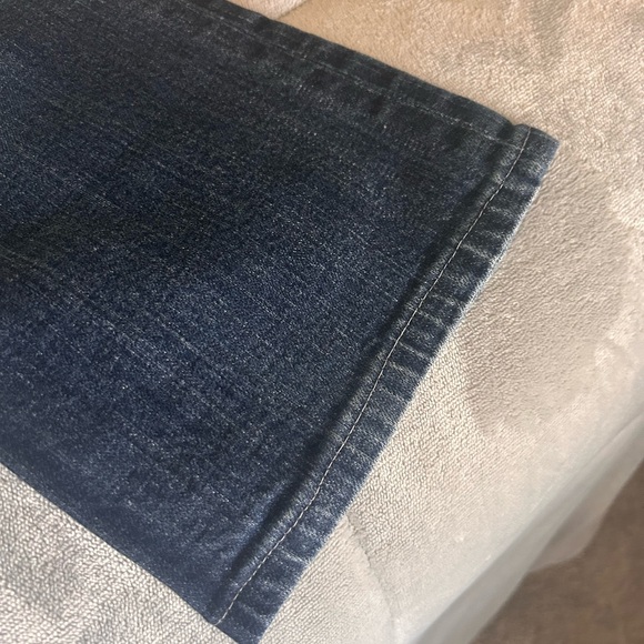 Pre-Owned. In excellent condition. Size 30. Miss Me jeans. - Picture 11 of 15